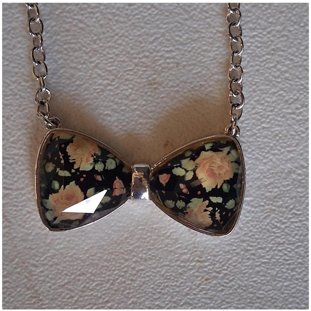 Floral Bow Pendant Necklace